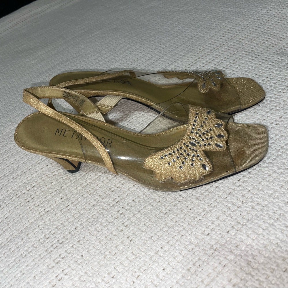 Vintage metaphor woman pumps